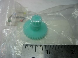 Mitsubishi 621C252010 Gear Plastic- NOS Qty 1 - $6.64