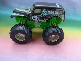 2005 Hot Wheels Monster Jam Grave Digger Chevy 3100 Monster Truck - £3.15 GBP