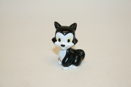 Disney 2&quot; Figaro Cat Black &amp; White Kitten Figure Mattell 2013 - $3.95