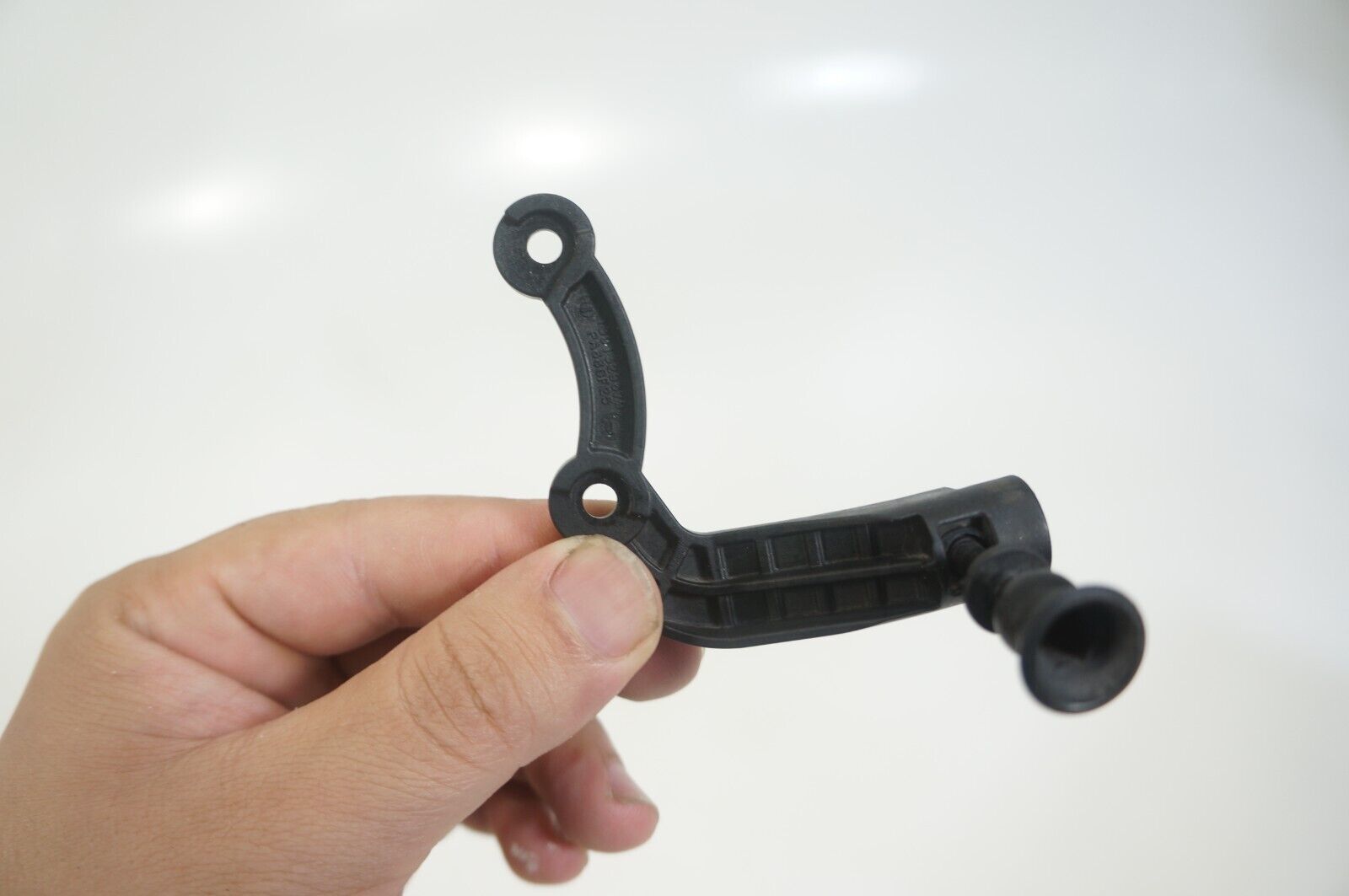 06-2008 mercedes w164 ml350 ml320 RIGHT SIDE fog light trim bracket support - $24.00