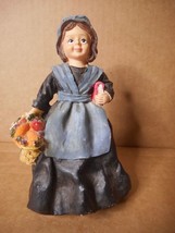 K&#39;S COLLECTION Resin Pilgrim Woman Figurine Thanksgiving Basket Book 5 1/4&quot; Tall - £5.45 GBP