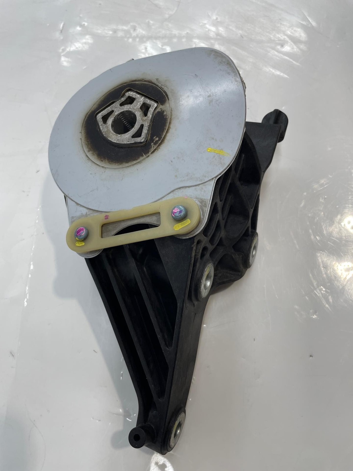 2021 Chevy Traverse 3.6L Fwd LT Front Transmission Mount OEM Item image 4