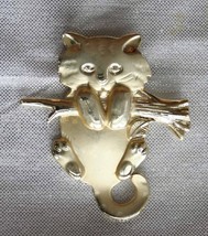 Super Cute AJC Gold-tone Cat Hanging on a Branch Brooch 1980s vintage - £10.32 GBP