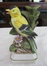 Vintage Ceramic Bisque Gold Finch Bird Figurine - £13.41 GBP