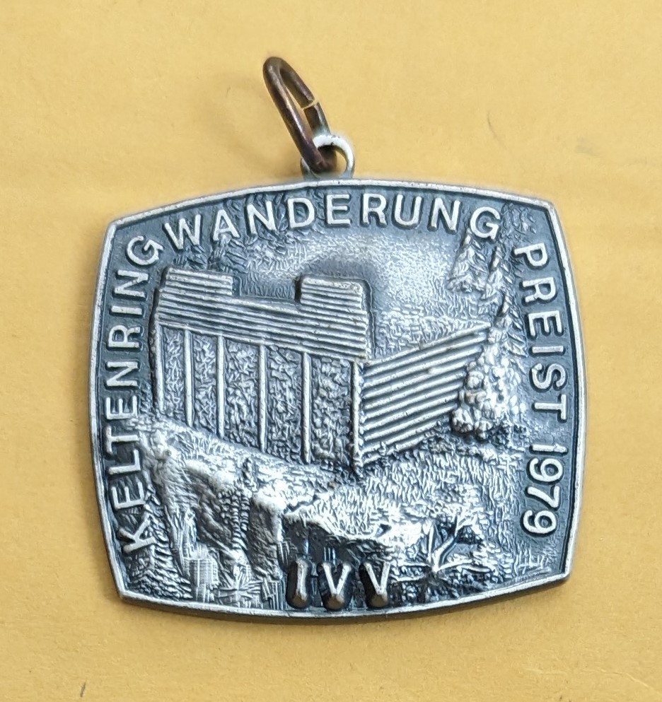 Keltenring Wanderung Preist 1979 IVV Pendant - $9.95
