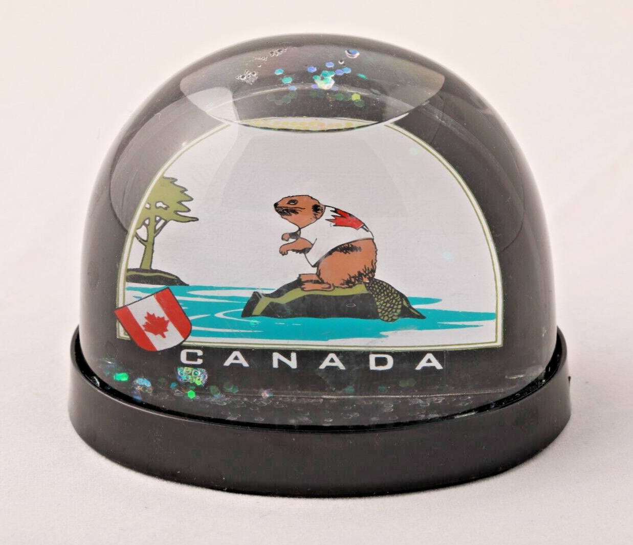 VINTAGE CANADA BEAVER MAPLE LEAF FLAG SOUVENIR WATERDOME HARD PLASTIC SN... - $9.49