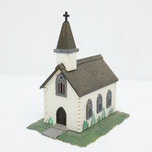 Vtg N Scale Church with Steeple Bachmann 7206 Light Ready Painted - $28.79