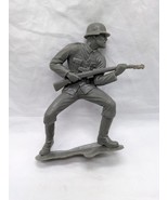 Vintage 1960s Unbranded Infantry Military Toy Soldier 5&quot; - $293.87 MXN