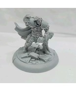 Warrior With 2H Axe Holding Head RPG Miniature 1.5&quot; - €11,17 EUR