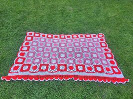 Hand knitted wool bedspread, lovely red and white eye-catching vintage b... - $80.00