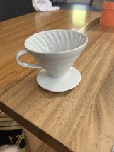 Hario V60 Ceramic Coffee Dripper (Size 02, White) - $519.17 MXN