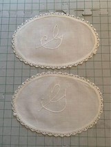 Vintage hand Embroidered Initial G Oval Doily - £5.93 GBP