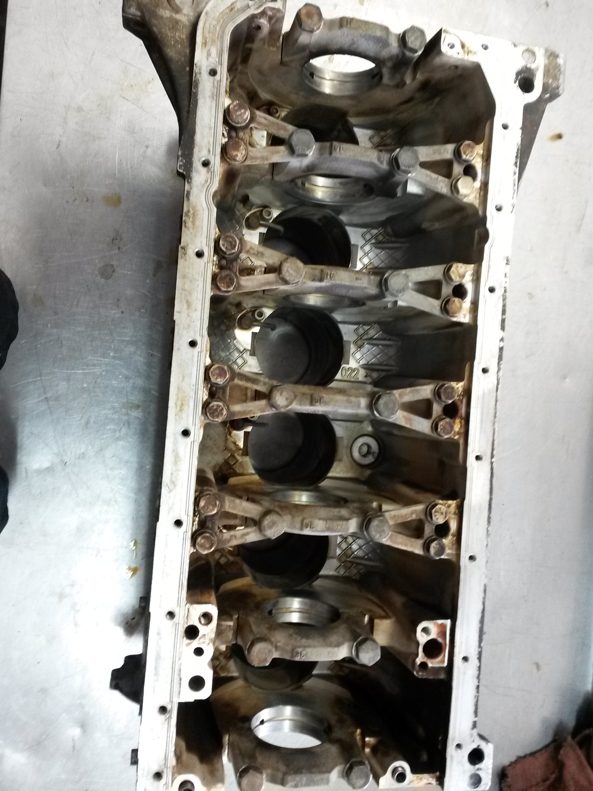 Engine Cylinder Block For 01-06 BMW 325I  2.5 7502903 - $436.59