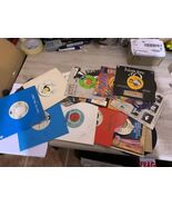 Lot Of 20 Vinyl Records 45 RPM From The 60s/70s/80s/90s. Randomly Selected. - $525.31 MXN