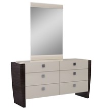 34" Refined Beige High Gloss Dresser - $32,810.24 MXN