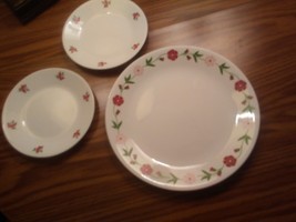 Corelle pink spring dinner plate and 2 small plates - £9.70 GBP