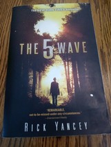 The 5th Wave: The First Book of the 5th Wave Series - Paperback - VERY GOOD - £7.04 GBP