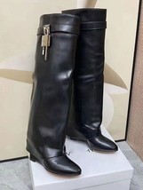 Women&#39;s New Knee High Boots Shark Lock Long Thick Soled High-heeled Boots Design - £77.44 GBP