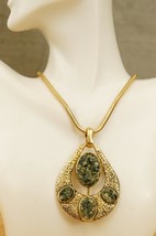 Vintage Costume Jewelry Gold Tone Metal Crushed Aventurine Pendant Necklace - $19.79