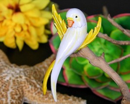 Vintage Parakeet Budgie Parrot Bird Brooch Pin Enamel Yellow White - £15.98 GBP