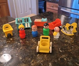 VINTAGE FISHER PRICE LITTLE PEOPLE PLAY FAMILY NURSERY #761 MOM DAD BABY... - $49.95