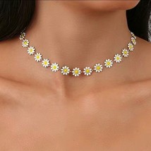 Flower Daisy Clavicle Chain Necklace Women Choker Pendant Flower Jewelry - £23.47 GBP