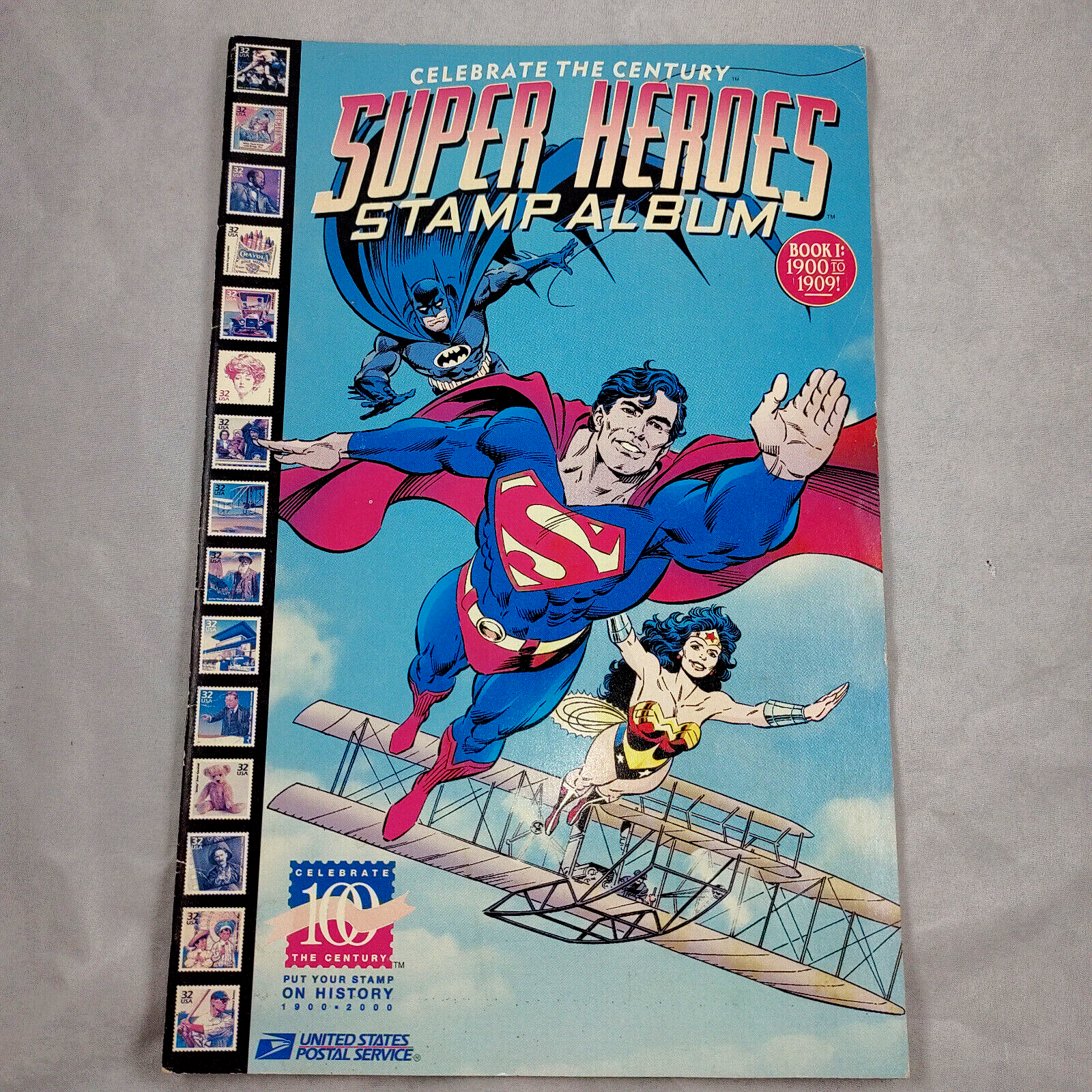 Super Heroes Stamp Album USPS DC Comics Batman Superman WW 1900 - 1909 History - £1.95 GBP
