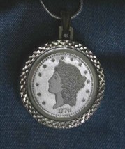 Elegant 1776 Liberty Head Faux Coin Silver-tone Pendant Necklace 1970s vintage - £11.95 GBP