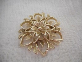 Vintage Sarah Coventry Estate Costume Brooch Pin Gold floral - $344.53 MXN