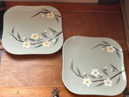 Lot of 2 Hand Decorated Weil Ware Marked Light Green w White &amp; Yellow Fl... - £9.02 GBP