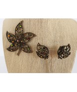 Vtg Avon gold tone amber &amp; green rhinestone leaf brooch &amp; clip on earrngsi - $27.73 CAD