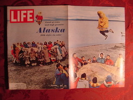 Life October 1 1965 Oct 65 Alaska Fall Fashions Willie Mays Hanoi Vietnam +++ - £5.94 GBP
