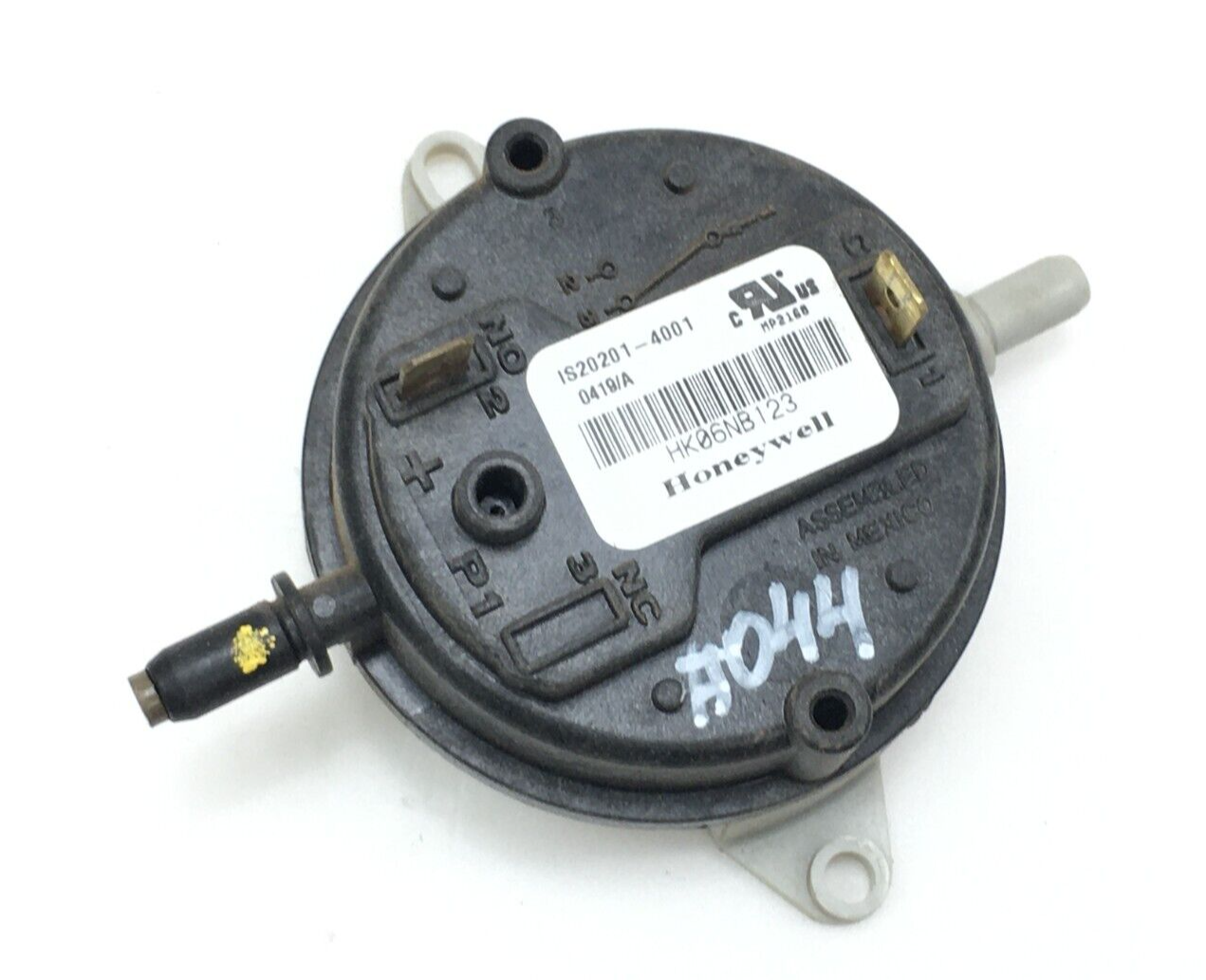 Primary image for Honeywell IS20201-4001 Air Pressure Switch HK06NB123 used #O44