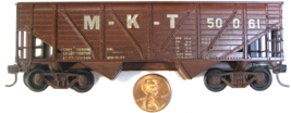 Unknown Brand HO Model RR 2-Bay Hopper M-K-T 50061   Brown   ID6 - $14.95