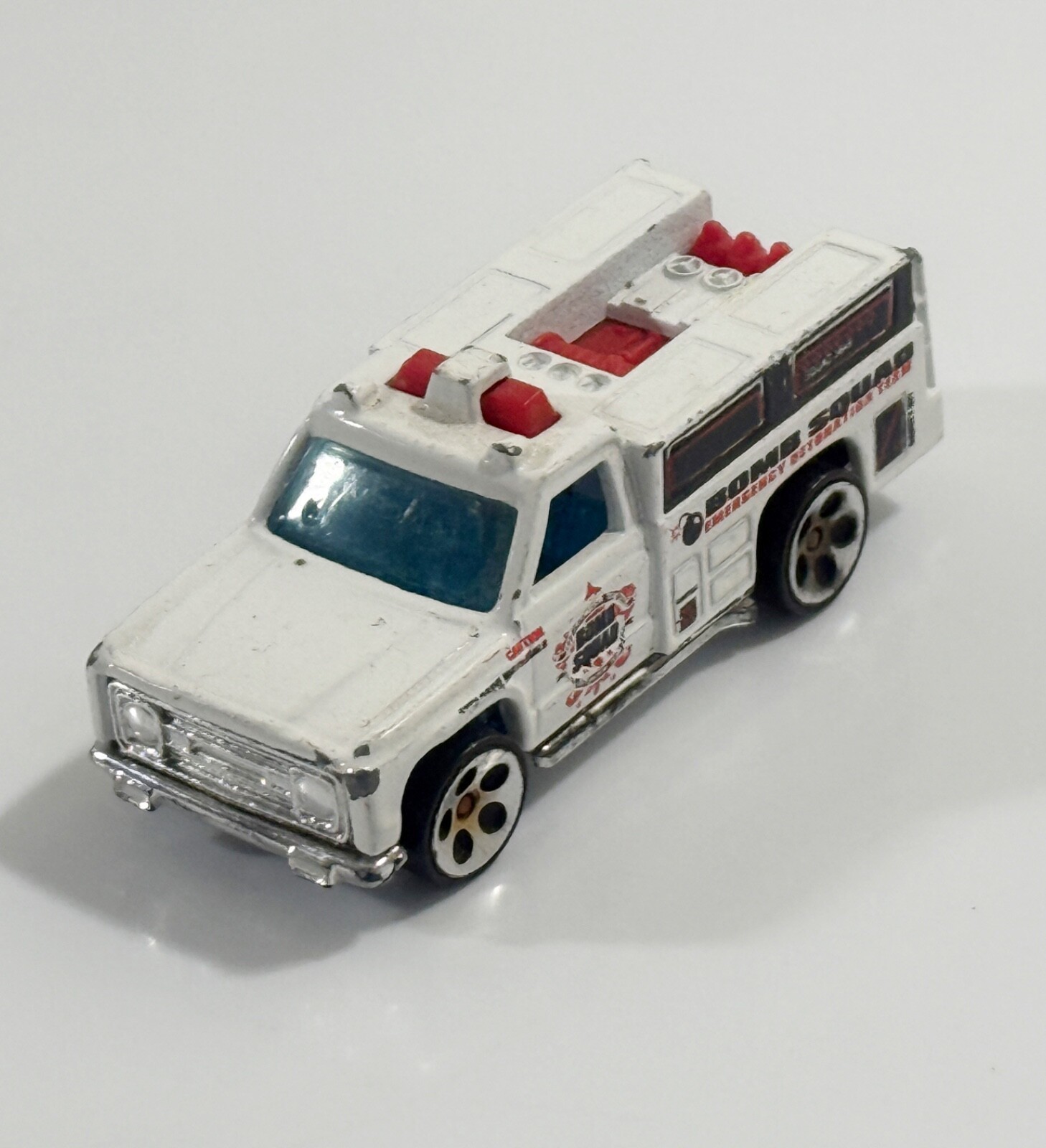 Hot Wheels 1/64 Scale Loose White Rescue Ranger Fire Truck Bomb Squad - $1.97