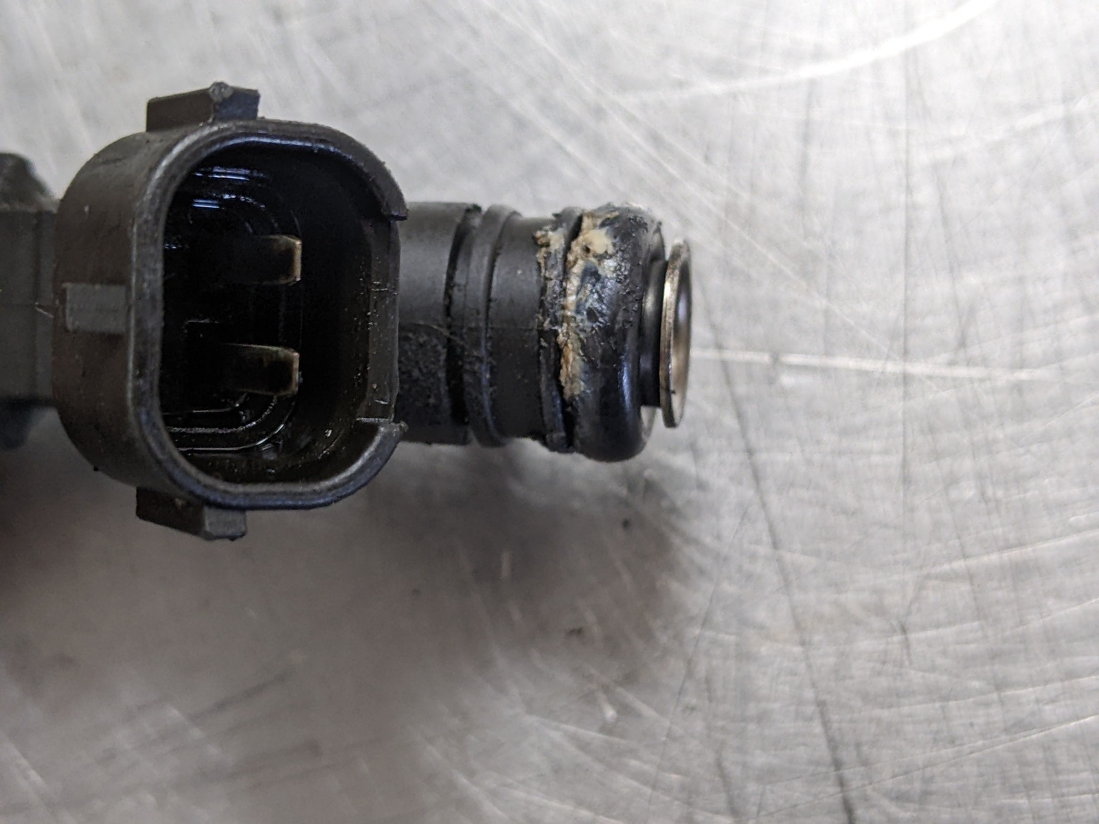 Fuel Injector Single For 05-15 Nissan Xterra  4.0 166007S00A 4WD Item image 5