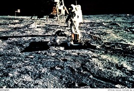 Photographs - NASA Photograph - Picture #15  Aldrin sets up seismograph - $3.50