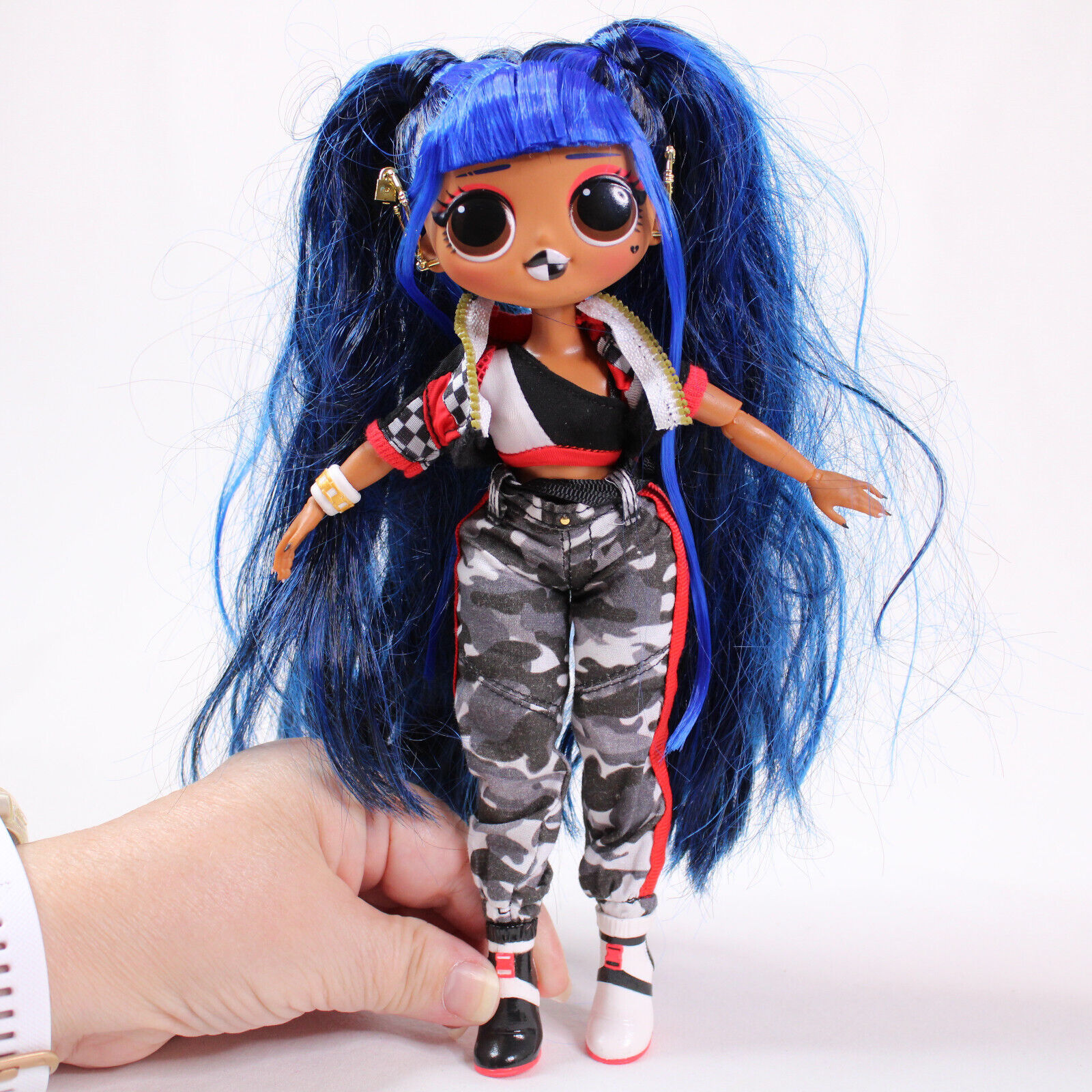 LOL Surprise OMG Downtown BB Girl Doll Blue Hair Camo MGA Entertainment ... - $9.70
