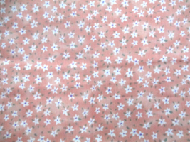 FABRIC Concord Small White Daisies Green Leaves on Coral Pink Quilt Craf... - $3.00