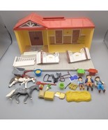 Playmobil Country Take Along Horse Stable 5348 Equestria Horse Family - $470.29 MXN