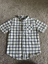 Ben Sherman Boys Button Front Short Sleeve Short Size 8-9 - $5.89