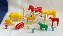 Vtg Farm Animal Plastic Toy Lot Fence Cows Horse Lamb Pigs Birds Multicolor - £24.07 GBP