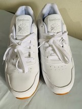 Reebok Women&#39;s Classic Leather Sneaker Reefresh White/Gum Size 7 #1Y3001 - $46.74