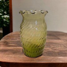 Vintage Blown Glass Vase Green Swirl Ribbed Optic  Ruffled Top 6.5&quot;tx3.5&quot;w - £14.67 GBP