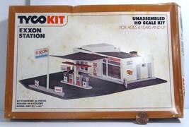 Tyco Model Train Building Ho Scale Exxon Station No. 7762 Box is rough   ZPX - £43.94 GBP