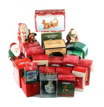 Lot of 14 Hallmark Ornaments &amp; Other Christmas Memorabilia! Great Starte... - $540.48 CAD