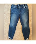 Maurices Jeans  Distressed Hem Dark Wash Denim Jeans 20 W - $569.98 MXN