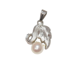 Imperial Pearl Syndicate IPS Sterling Silver 925 Pearl Leaf Charm Pendant - $545.52 MXN