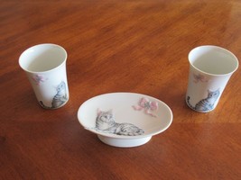 Lot 3x Vintage Ceramic Kitty Cat Bathroom Soap Dish 2 Cups Gray Tabby Bo... - $30.00