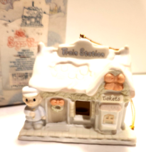 Precious Moments Sugar Town TRAIN STATION Christmas Ornament Figure 184101  1996 - £10.46 GBP